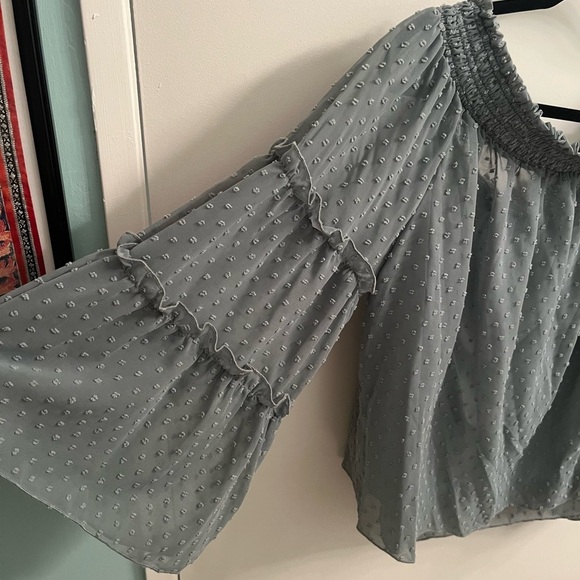 Off the shoulder bell sleeve blouse - Picture 5 of 5